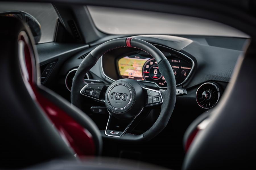 Панель приборов Audi TTS Coupe (8S) 2018 года  (WW) (фото 121 из 254)